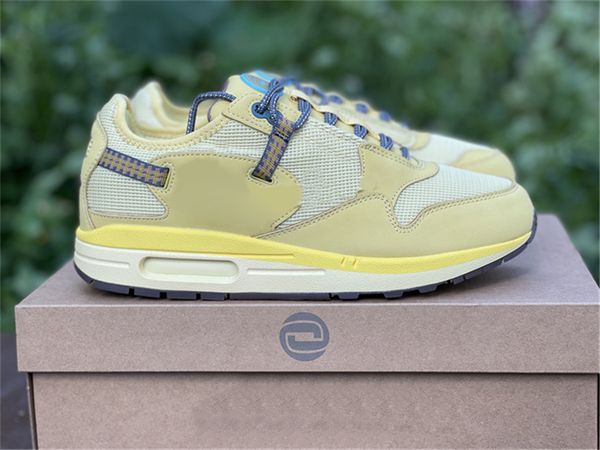 travis scott x max 1 outdoor shoes authentic yellow brown do9392-200 do9392-700 mens sports sneakers with original box
travis scott x max 1 outdoor shoes authentic yellow brown do9392-200 do9392-700 mens sports sneakers with original box