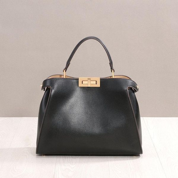 luxury design handbag cow leather women bag swivel buckle large kitten bag cowhide ladies messenger single shoulder 2021
luxury design handbag cow leather women bag swivel buckle large kitten bag cowhide ladies messenger single shoulder 2021