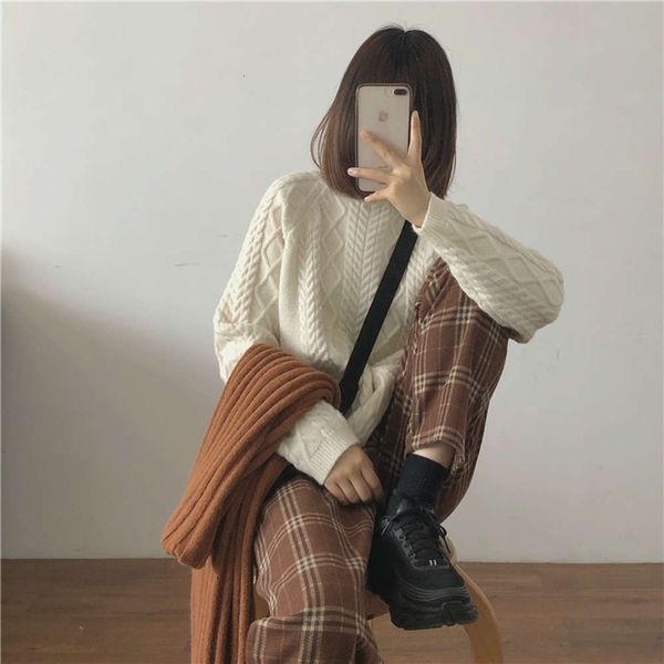 fashion twist muzi 20 winter / warm round neck sweater women's lazy wind loose pullover thickened t-shirt luxury, White;black
fashion twist muzi 20 winter / warm round neck sweater women's lazy wind loose pullover thickened t-shirt luxury, White;black