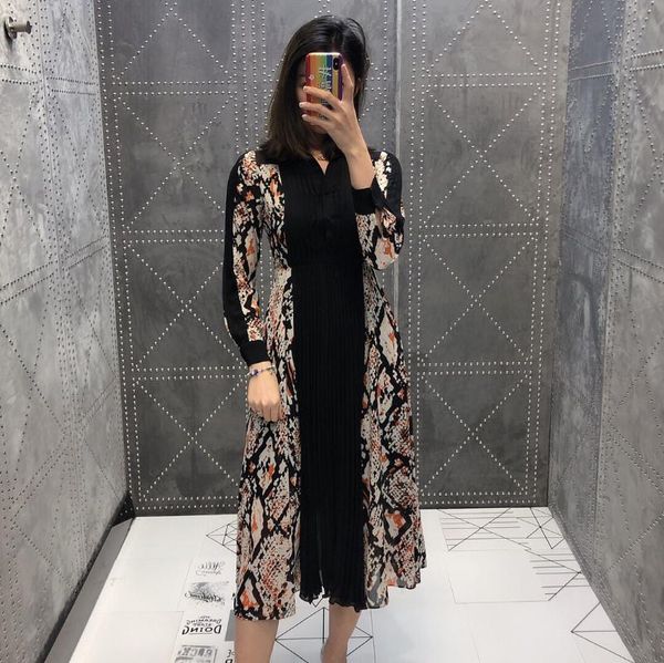 casual dresses 2021 early spring model fashionable elegant long sleeve color-patchwork cotton&lace women dress, Black;gray
casual dresses 2021 early spring model fashionable elegant long sleeve color-patchwork cotton&lace women dress, Black;gray