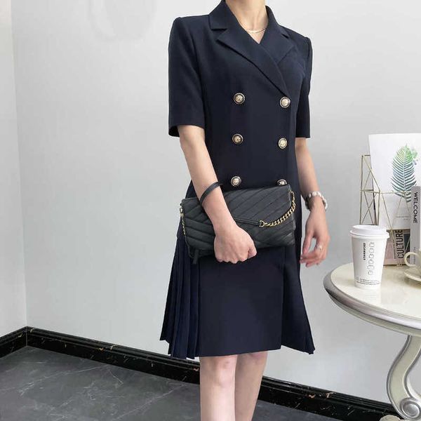 2021 small drs summer korean waist style french suit pleated skirt, Black;gray
2021 small drs summer korean waist style french suit pleated skirt, Black;gray
