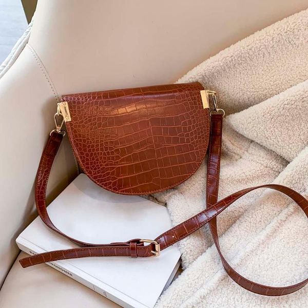 shoulder bags retro crossbody handbags women semicircle solid color pu leather messenger bagssmall satchel
shoulder bags retro crossbody handbags women semicircle solid color pu leather messenger bagssmall satchel