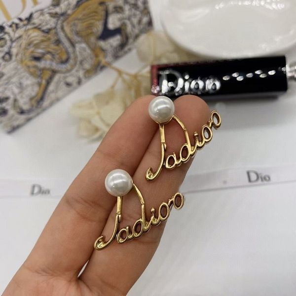 special offer 75%off outlet new letter pearl earrings in 2021 2116, Golden;silver
special offer 75%off outlet new letter pearl earrings in 2021 2116, Golden;silver