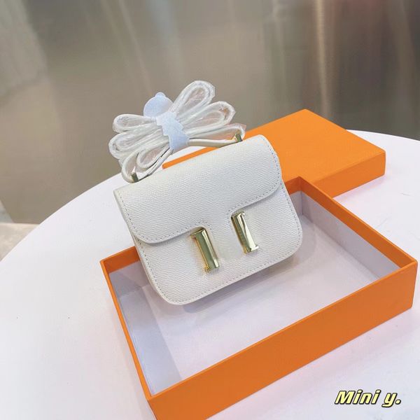 high-quality shoulder bags cross body handbags luxury mini clutch purse designer bag gold chain wallet multiple colour with original box dif
high-quality shoulder bags cross body handbags luxury mini clutch purse designer bag gold chain wallet multiple colour with original box dif