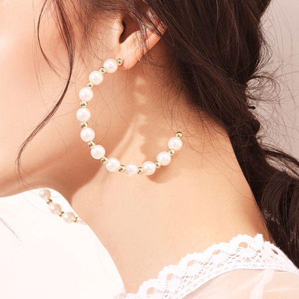 new simple korean gold metal beads hoop earrings for women 2021 trend big circle simulation pearls earring fashion party jewelry, Golden;silver
new simple korean gold metal beads hoop earrings for women 2021 trend big circle simulation pearls earring fashion party jewelry, Golden;silver