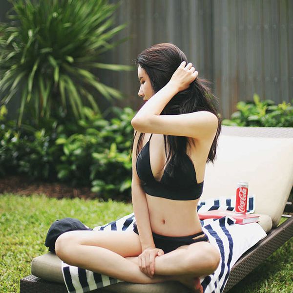 2021 south korea new swimsuit female slim size chest gathered split black triangle bikini, White;black
2021 south korea new swimsuit female slim size chest gathered split black triangle bikini, White;black