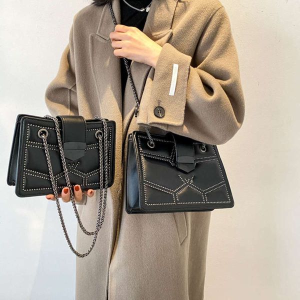 classic chain shoulder bag rivet design tote famouse brand women handbag pu leather crossbody menger s female satchel
classic chain shoulder bag rivet design tote famouse brand women handbag pu leather crossbody menger s female satchel