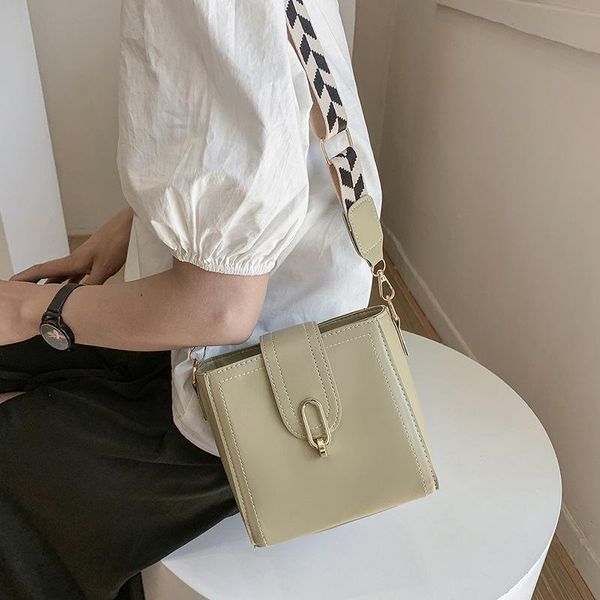 evening bags fashion crossbody for women solid color shoulder bag designer handbags high capacity messenger bucket
evening bags fashion crossbody for women solid color shoulder bag designer handbags high capacity messenger bucket