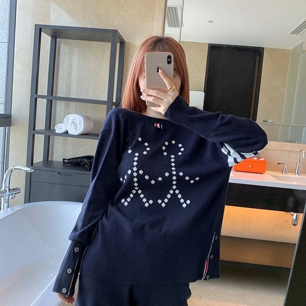 21 spring and autumn new tb cardigan v-neck back match man pattern four bar wool jacket sweater women's fashion, White;black
21 spring and autumn new tb cardigan v-neck back match man pattern four bar wool jacket sweater women's fashion, White;black