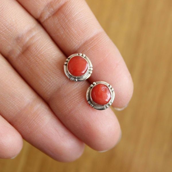 sl057 tibetan jewelry 925 sterling silver inlaid natural coral stone 9mm round stud earrings nepal indian woman earrings, Golden
sl057 tibetan jewelry 925 sterling silver inlaid natural coral stone 9mm round stud earrings nepal indian woman earrings, Golden