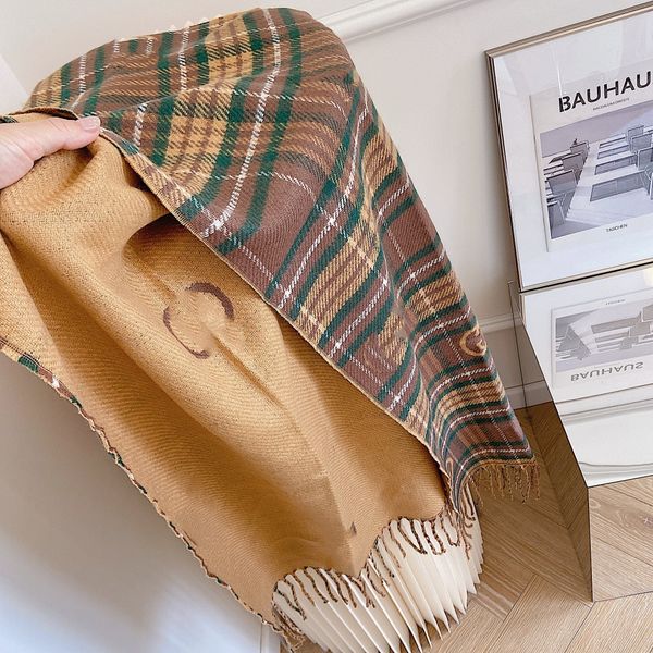 18047cm big size women printed embroidery scarf silk winter print foulard satin square head scarves women luxury designer shawls, Blue;gray
18047cm big size women printed embroidery scarf silk winter print foulard satin square head scarves women luxury designer shawls, Blue;gray