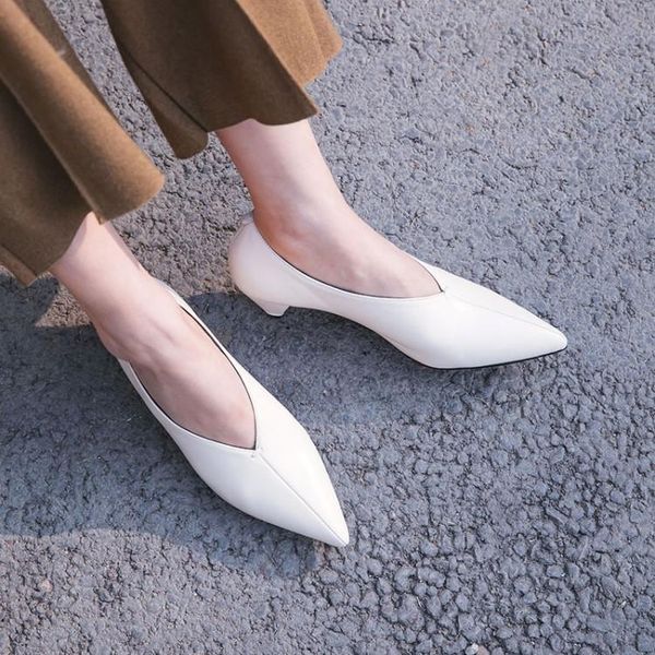 dress shoes 2021 spring pointed spike heels women's genuine leather med women pumps 5cm high, Black
dress shoes 2021 spring pointed spike heels women's genuine leather med women pumps 5cm high, Black
