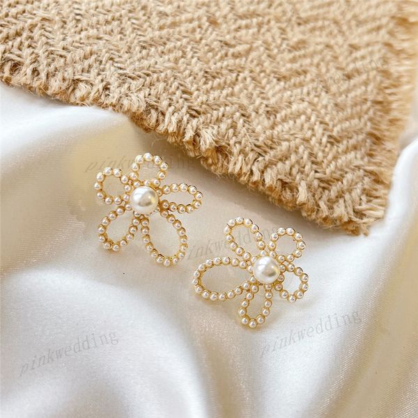 flower pattern earring delicate pearl charm luxury elegant ear stud sweet style earrings hoop for lady, Golden
flower pattern earring delicate pearl charm luxury elegant ear stud sweet style earrings hoop for lady, Golden
