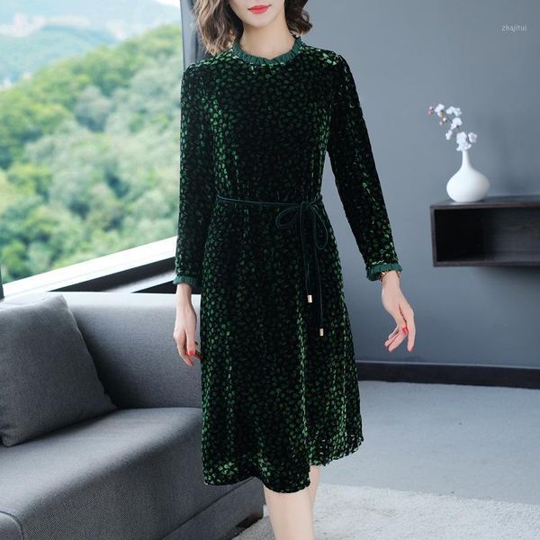 two piece dress golden velvet burnt flower 2021 women's wear spring and autumn long sleeve ear edge high end luxury good quality, White
two piece dress golden velvet burnt flower 2021 women's wear spring and autumn long sleeve ear edge high end luxury good quality, White