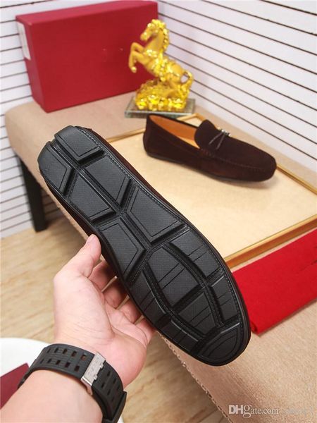 2020 new men's leather casual shoes luxury men's british style designer shoes elastic band moccasins men loafers sneakers black si
2020 new men's leather casual shoes luxury men's british style designer shoes elastic band moccasins men loafers sneakers black si