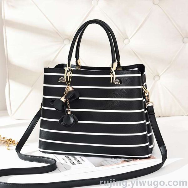 women's foreign trade portable trend bag versatile single shoulder messenger bag women's 10313
women's foreign trade portable trend bag versatile single shoulder messenger bag women's 10313