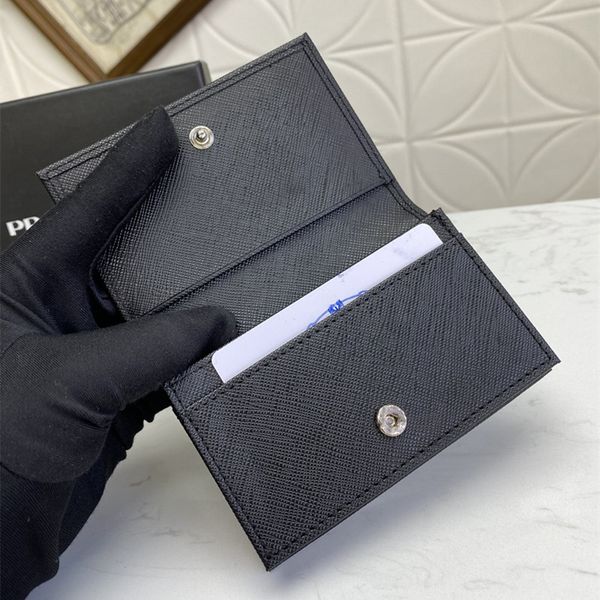 cross - striped cowhide has excellent texture the thread cloth white steel hardware accessories the wiring is even and neat 2mc122 fashion b
cross - striped cowhide has excellent texture the thread cloth white steel hardware accessories the wiring is even and neat 2mc122 fashion b