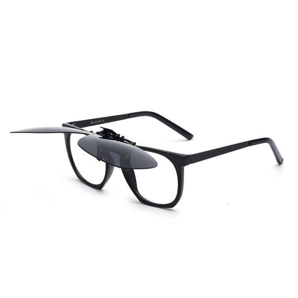 luxury designer sunglasses polarized clip on fashion round women men filp up uv400 0622, White;black
luxury designer sunglasses polarized clip on fashion round women men filp up uv400 0622, White;black