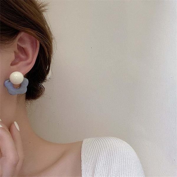 stud vintage romantic beige blue acrylic flower shape earrings of simple smooth texture hollow stitching for women jewelry, Golden;silver
stud vintage romantic beige blue acrylic flower shape earrings of simple smooth texture hollow stitching for women jewelry, Golden;silver