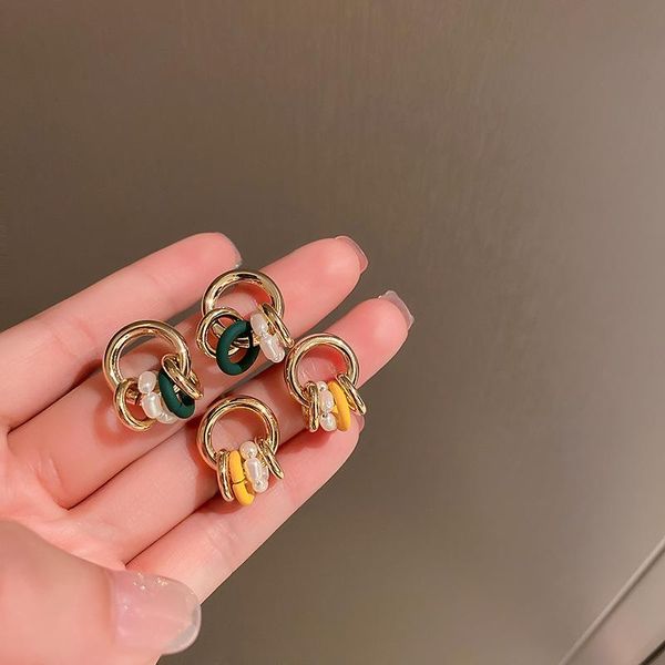 stud pearl circle earring korean design retro fashion metal drop earrings simple trend personality, Golden;silver
stud pearl circle earring korean design retro fashion metal drop earrings simple trend personality, Golden;silver