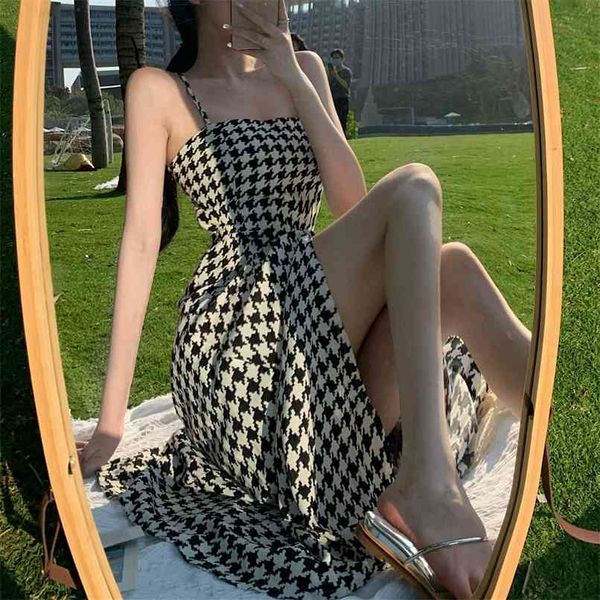 fork vintage houndstooth plaid summer dress women high waist hip a line long vestidos square neck sleeveless camis robe 210529, Black;gray
fork vintage houndstooth plaid summer dress women high waist hip a line long vestidos square neck sleeveless camis robe 210529, Black;gray