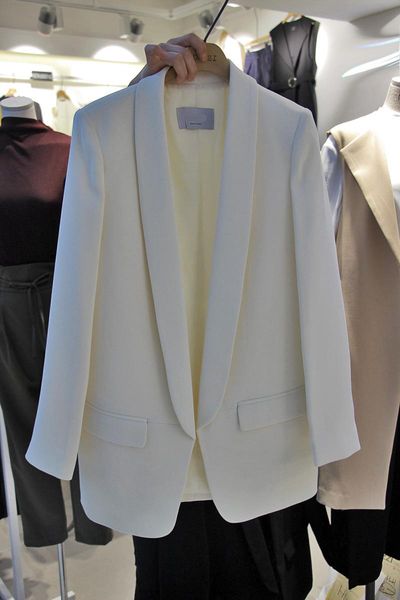 women's suits & blazers 2021 spring and autumn casual white suit female jacket long black professional sleeves coat womens blazer, White;black
women's suits & blazers 2021 spring and autumn casual white suit female jacket long black professional sleeves coat womens blazer, White;black