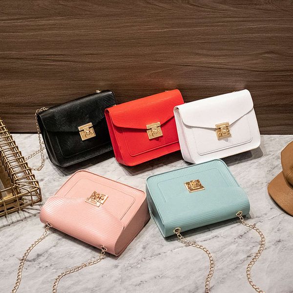 autumn and winter 2021 korean lizard pattern fresh lock chain mobile phone single shoulder cross small square bag
autumn and winter 2021 korean lizard pattern fresh lock chain mobile phone single shoulder cross small square bag