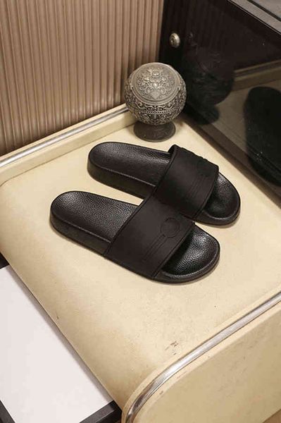 sneaker designer men's shoes luxury slide summer fashion slipper wide flat sandals slippers men and women flip flops 01, Black
sneaker designer men's shoes luxury slide summer fashion slipper wide flat sandals slippers men and women flip flops 01, Black