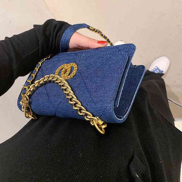 this year's popular bag female 2021 summer fashion single shoulder messenger bag chain portable canvas small square, Black;red
this year's popular bag female 2021 summer fashion single shoulder messenger bag chain portable canvas small square, Black;red