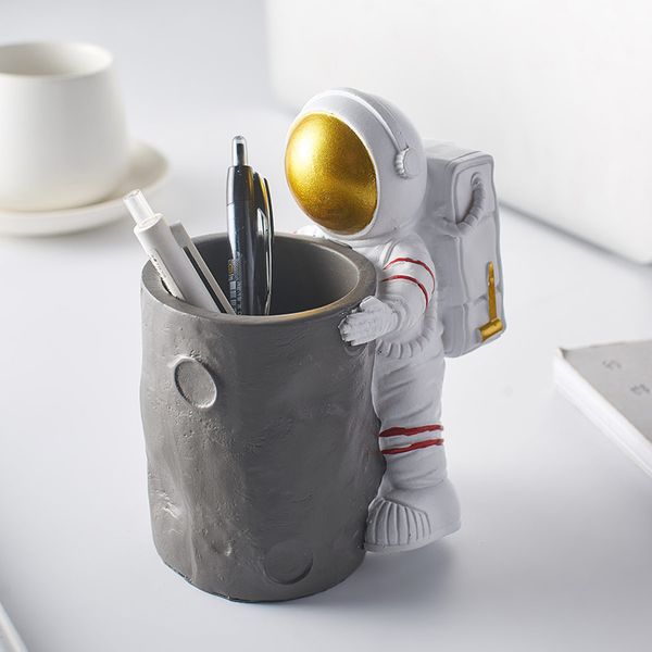 creative hars space navigator astronaut pen deskoffice storage card stand clips potlood houder bureau decoration ornaments
creative hars space navigator astronaut pen deskoffice storage card stand clips potlood houder bureau decoration ornaments