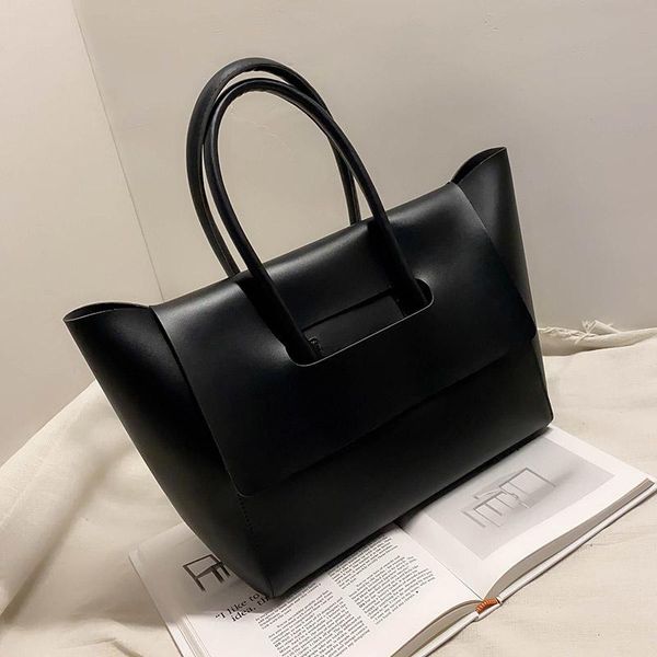 evening bags women large capacity leather handbags european fashion female square pack vintage ladies handle bag sac de luxe femme 
evening bags women large capacity leather handbags european fashion female square pack vintage ladies handle bag sac de luxe femme