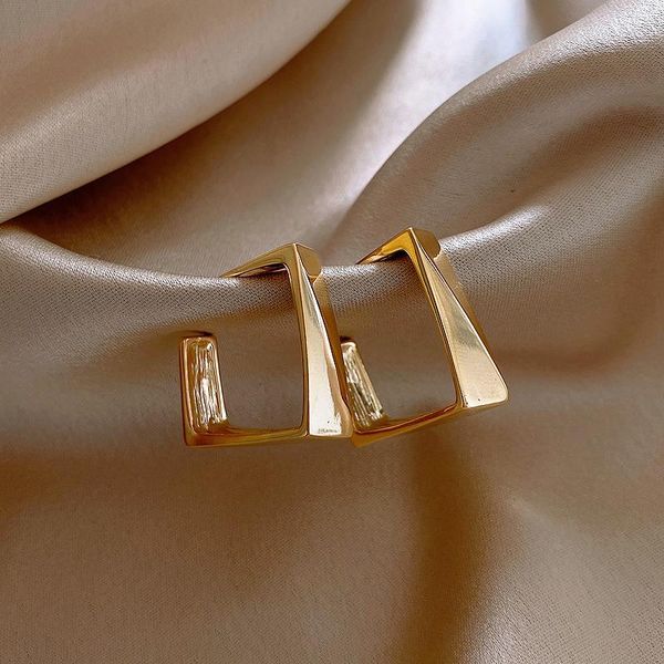 stud trendy high-end metal square earrings korean temperament simple and elegant ins cold wind geometric for women, Golden;silver
stud trendy high-end metal square earrings korean temperament simple and elegant ins cold wind geometric for women, Golden;silver
