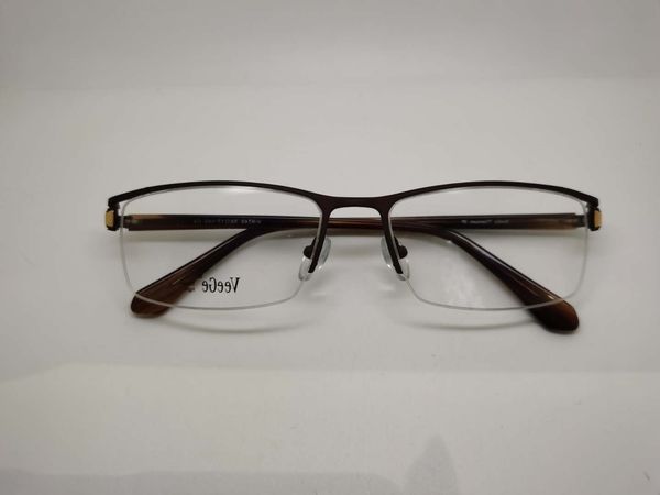 ultra wearing comfortable pure titanium half glasses frame light business box men's, White;black
ultra wearing comfortable pure titanium half glasses frame light business box men's, White;black