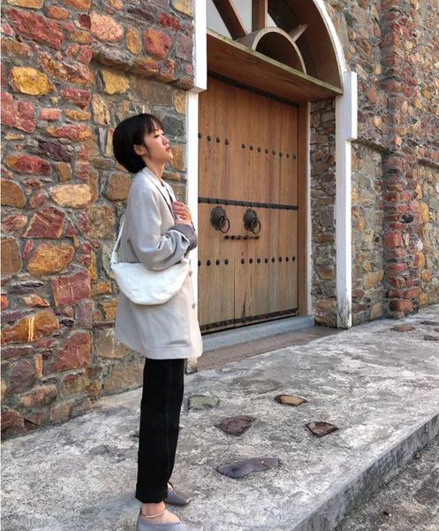 waist bags genuine leather women's messenger pockets super fire dumplings one-shoulder fashion casual sheepskin niche croissant
waist bags genuine leather women's messenger pockets super fire dumplings one-shoulder fashion casual sheepskin niche croissant