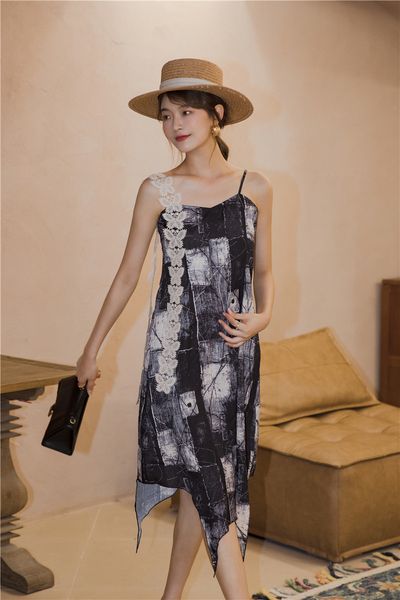 2021 new designer asymmetrical slip women lace spaghetti strap summer fashion irregular sun 0j2b, Black;gray
2021 new designer asymmetrical slip women lace spaghetti strap summer fashion irregular sun 0j2b, Black;gray