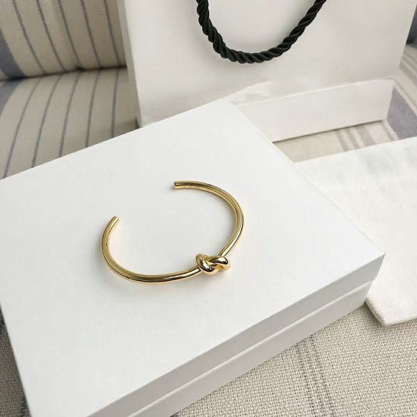bangles bracelet celin saijia personalized knot trade fashion temperament couple gift, Black
bangles bracelet celin saijia personalized knot trade fashion temperament couple gift, Black