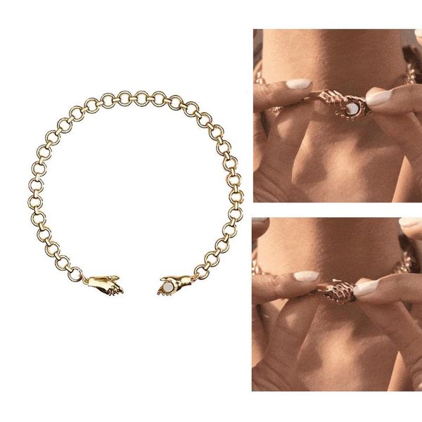 chokers hold hands magnetic couple necklace lovers hand in pendant for women men fashion jewelry gift 2021 trend, Golden;silver
chokers hold hands magnetic couple necklace lovers hand in pendant for women men fashion jewelry gift 2021 trend, Golden;silver