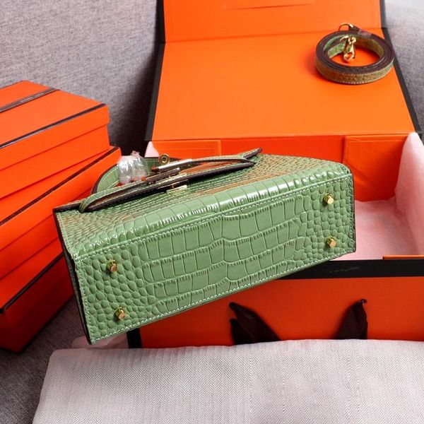 2020 brand fashion luxury designer woman bags designer luxury handbags purses designers bag designer mini crossbody bag
2020 brand fashion luxury designer woman bags designer luxury handbags purses designers bag designer mini crossbody bag