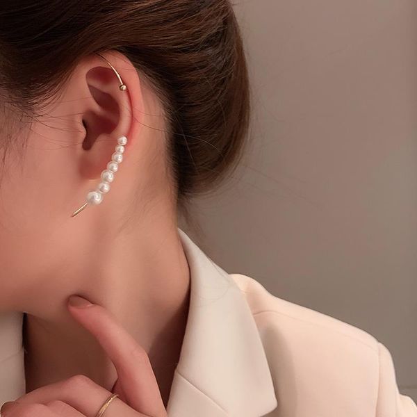 stud fashion golden pearl chain earrings 2021 ear cuff, Golden;silver
stud fashion golden pearl chain earrings 2021 ear cuff, Golden;silver