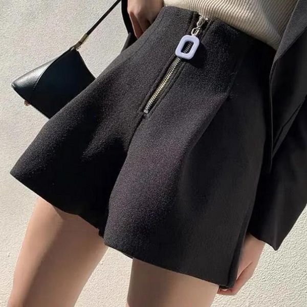 women's shorts women spring winter woolen zipper fashion solid pattern waist sequin tweed short pants, White;black
women's shorts women spring winter woolen zipper fashion solid pattern waist sequin tweed short pants, White;black