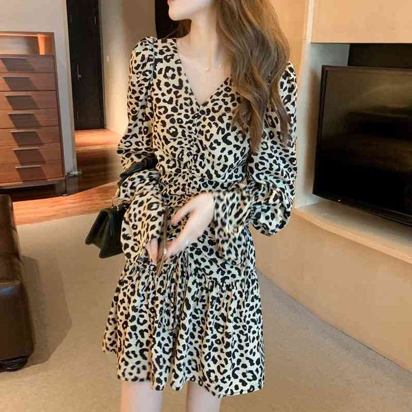 casual dresses 2021 summer chiffon elegant sweet long sleeve bodycon women club white red blue big mini party es gjjr, Black;gray
casual dresses 2021 summer chiffon elegant sweet long sleeve bodycon women club white red blue big mini party es gjjr, Black;gray
