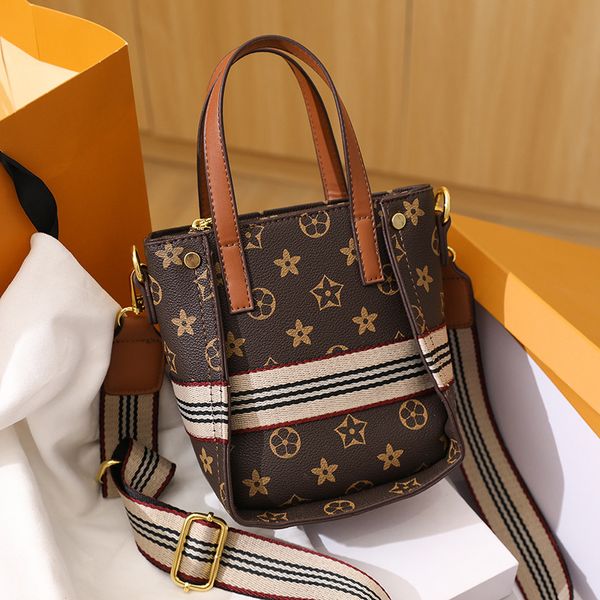 luxury brand miss crossbody designer handbag ladies bucket bag luxurious bag female flip leather messenger bag wristlet wallet bags frame sh
luxury brand miss crossbody designer handbag ladies bucket bag luxurious bag female flip leather messenger bag wristlet wallet bags frame sh