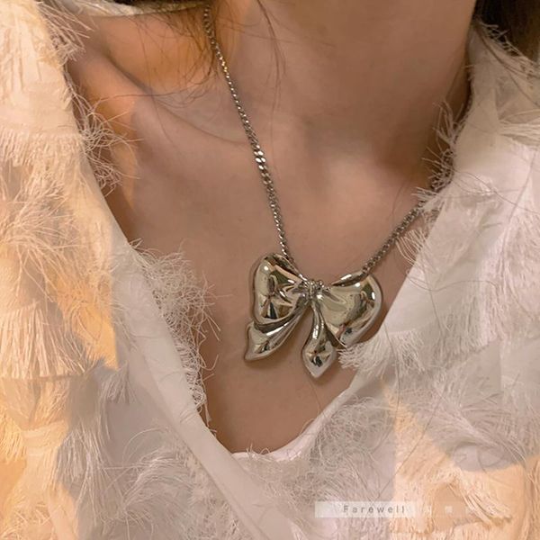 chains exaggerated large bowknot pendant metal girls fashion personality clavicle chain silver necklace 2021 trend jewelry
chains exaggerated large bowknot pendant metal girls fashion personality clavicle chain silver necklace 2021 trend jewelry