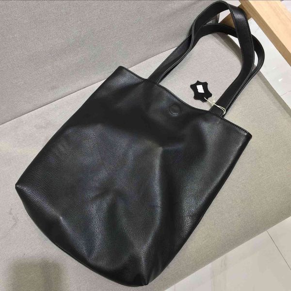 leather head, cow leather, handmade single shoulder messenger bag, women's large , medium and small bag
leather head, cow leather, handmade single shoulder messenger bag, women's large , medium and small bag