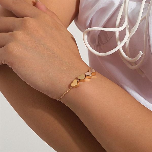 link, chain 2021 four love pendant bracelet women simple temperament metal hand string jewelry accessories, Black
link, chain 2021 four love pendant bracelet women simple temperament metal hand string jewelry accessories, Black