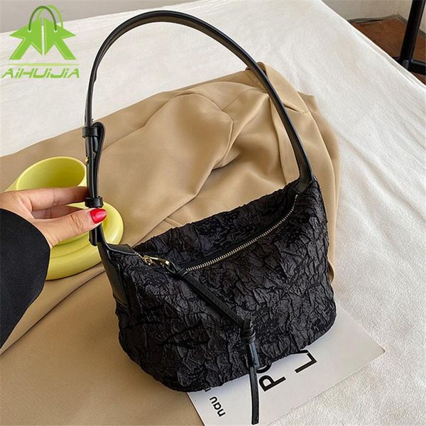 evening bags 2021 fashion luxurious dumplings folds trend high capacity solid color shoulder casual simplicity women hand
evening bags 2021 fashion luxurious dumplings folds trend high capacity solid color shoulder casual simplicity women hand