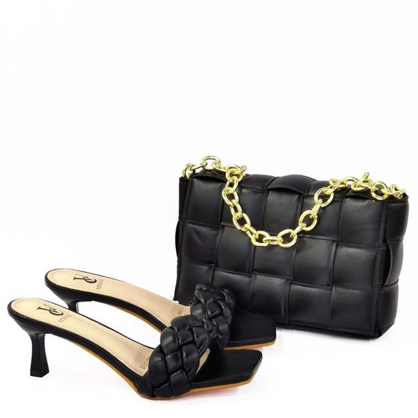 dress shoes mature style black color african women and bag to match pointed toe sandals for garden party
dress shoes mature style black color african women and bag to match pointed toe sandals for garden party
