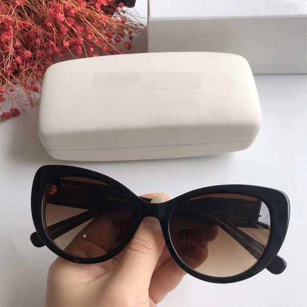 send original box 4378 designer sunglasses for women charming cat eye frame sunglasses uv protection outdoor ve4378, White;black
send original box 4378 designer sunglasses for women charming cat eye frame sunglasses uv protection outdoor ve4378, White;black