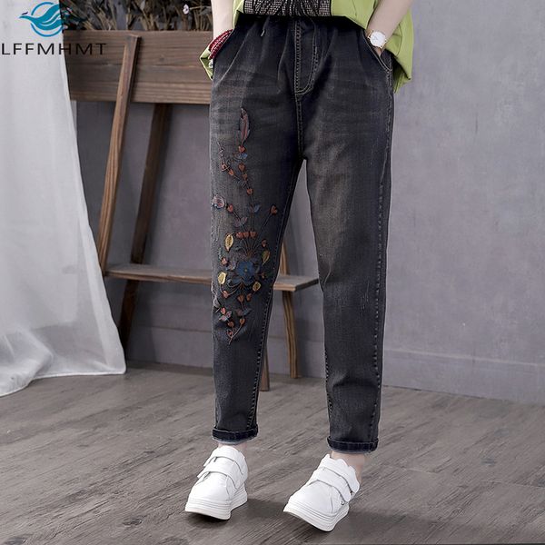 2021 new women elastic waist casual ankle length vintage embroidery patchwork cowboy trouser female fashion denim sovo, Blue
2021 new women elastic waist casual ankle length vintage embroidery patchwork cowboy trouser female fashion denim sovo, Blue