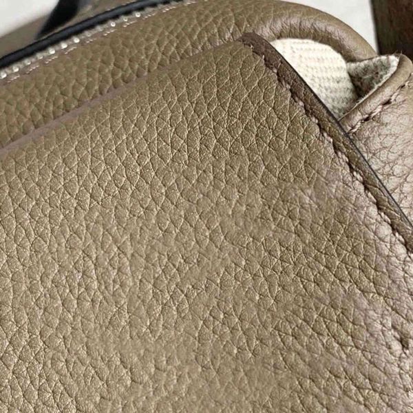 7a+fashion the latest version fashion bags 39850 adopt imported litchi grain calfskin built-in two card slots strong space practicability1th
7a+fashion the latest version fashion bags 39850 adopt imported litchi grain calfskin built-in two card slots strong space practicability1th